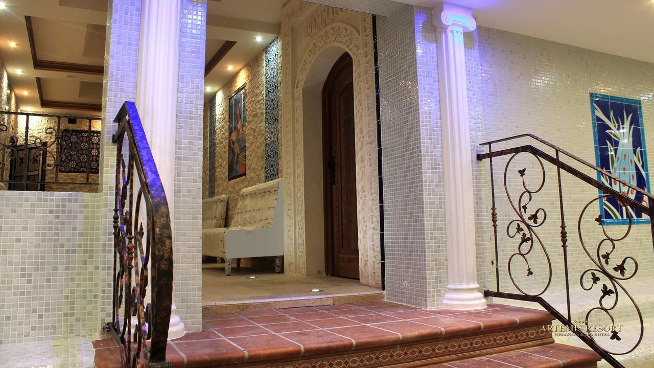 Artemis Resort Wellness Hotel Štúrovo 外观 照片