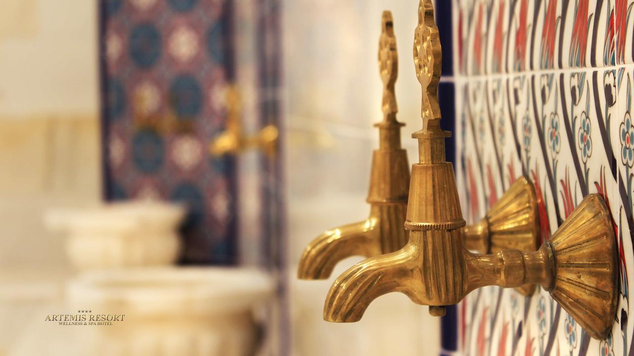 Artemis Resort Wellness Hotel Štúrovo 外观 照片