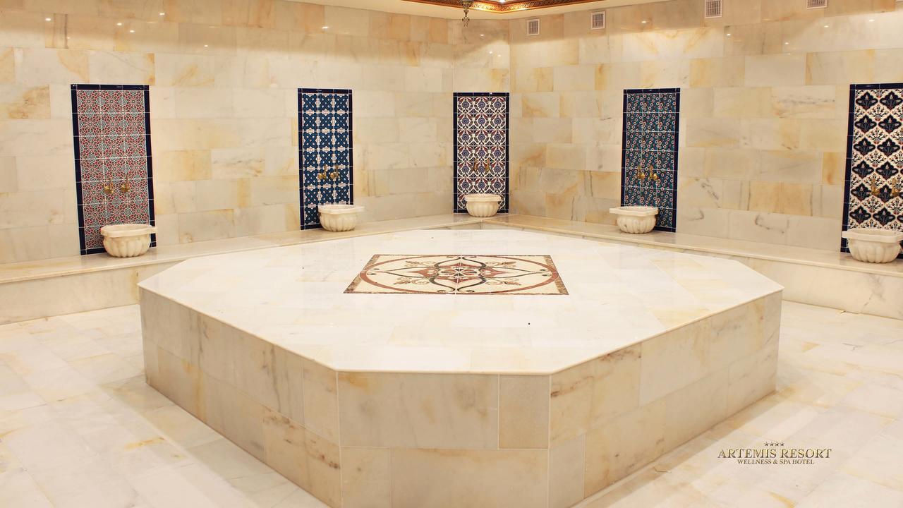 Artemis Resort Wellness Hotel Štúrovo 外观 照片