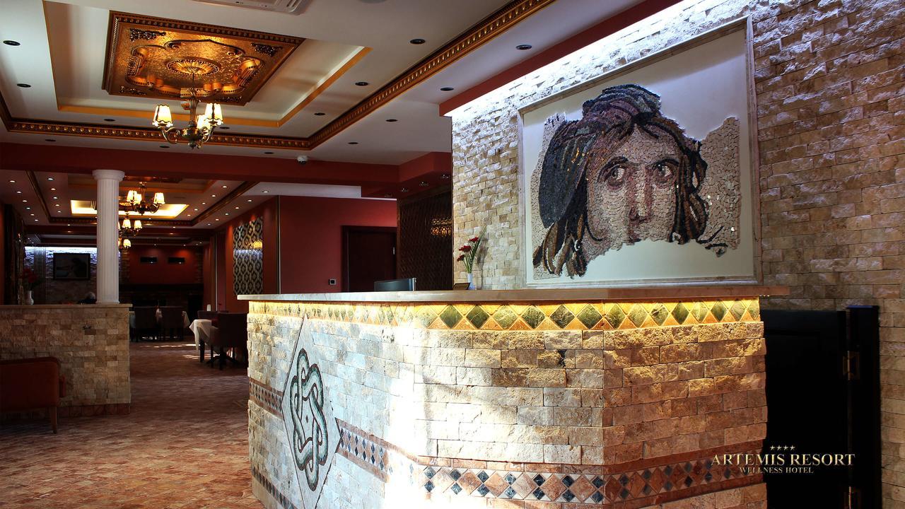 Artemis Resort Wellness Hotel Štúrovo 外观 照片