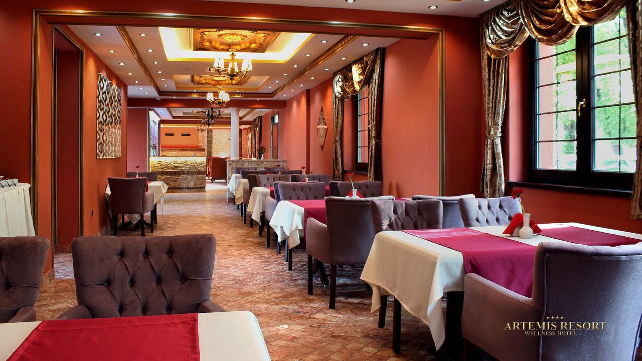 Artemis Resort Wellness Hotel Štúrovo 外观 照片