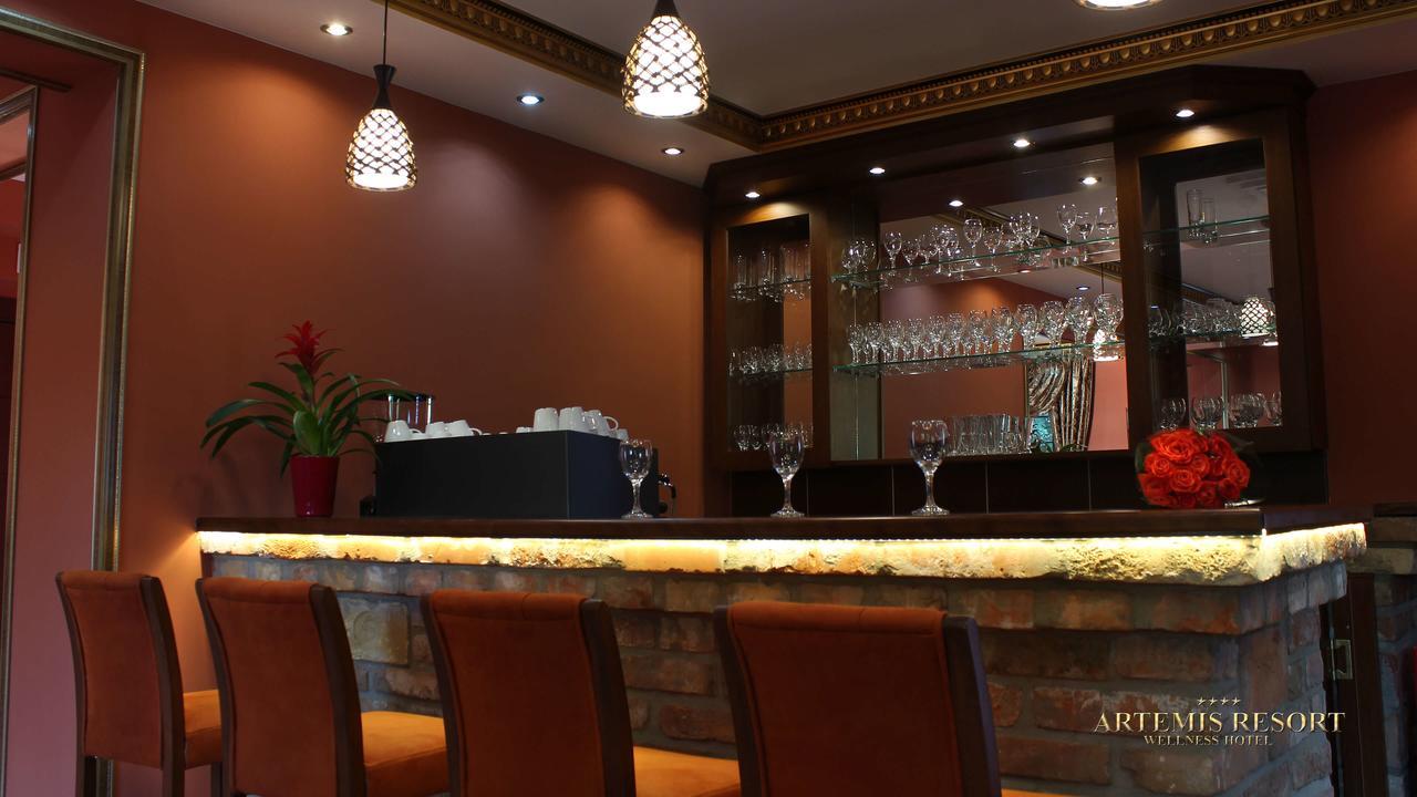 Artemis Resort Wellness Hotel Štúrovo 外观 照片