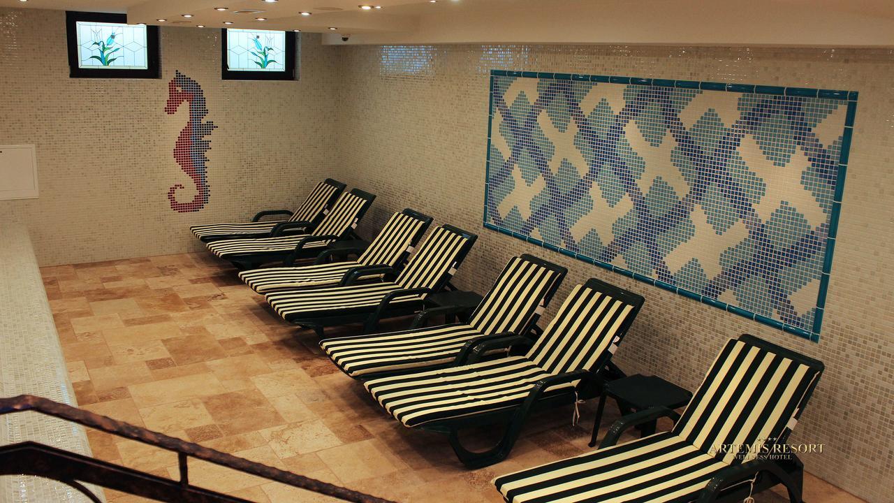 Artemis Resort Wellness Hotel Štúrovo 外观 照片