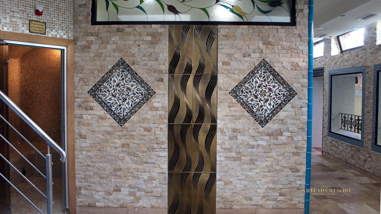 Artemis Resort Wellness Hotel Štúrovo 外观 照片