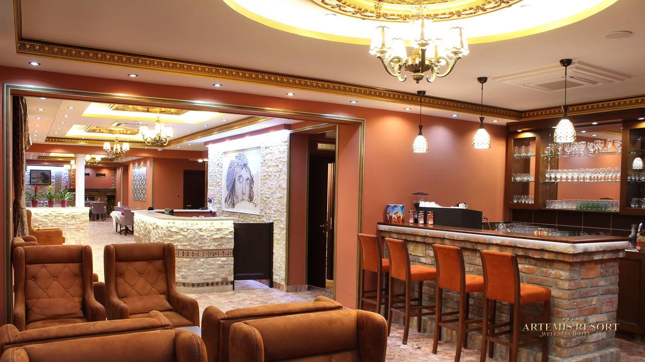 Artemis Resort Wellness Hotel Štúrovo 外观 照片