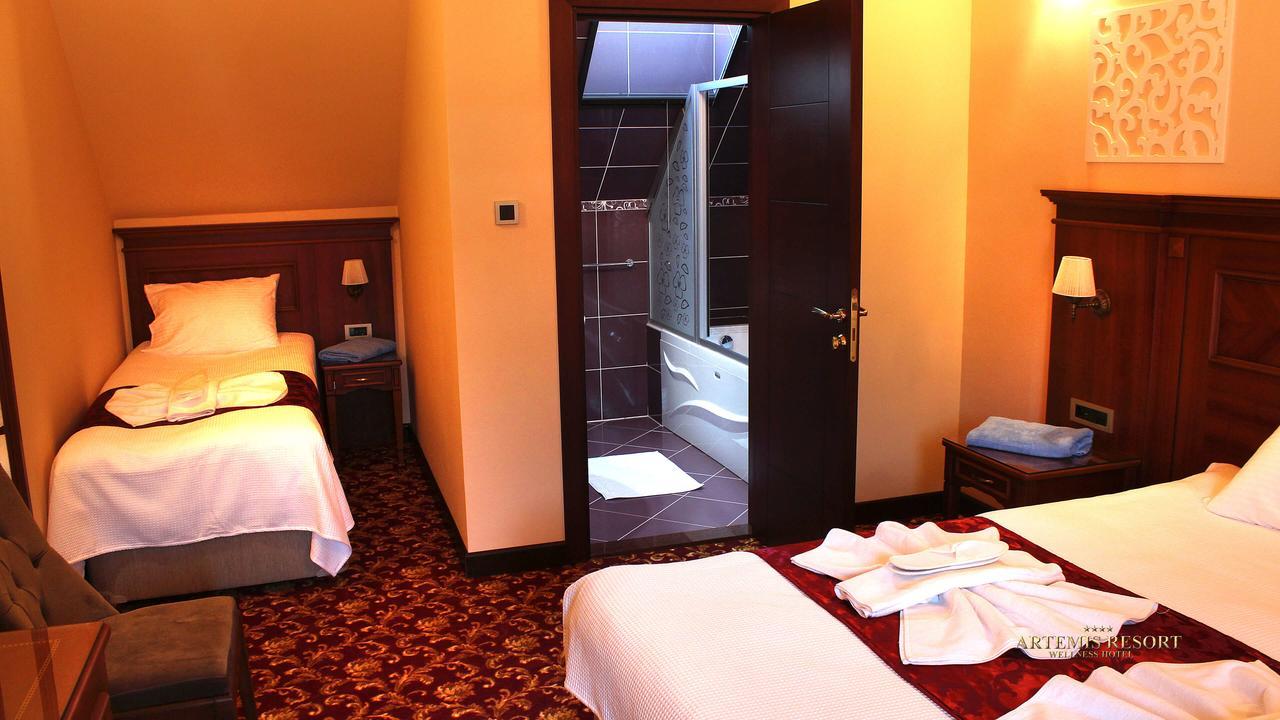 Artemis Resort Wellness Hotel Štúrovo 外观 照片