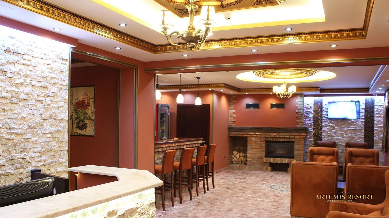 Artemis Resort Wellness Hotel Štúrovo 外观 照片